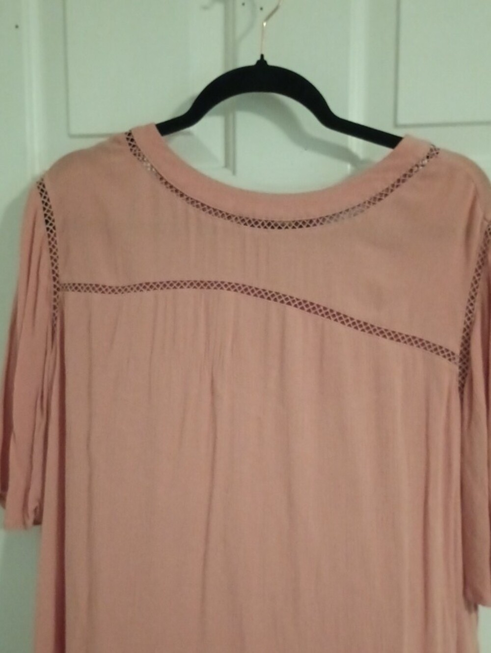 Ava & Viv Dusty Rose Crochet Yoke Short Sleeve Top - Picture 4 of 9